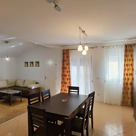 Julius Apartman شقة ميدولين