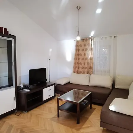 Julius Apartman ميدولين